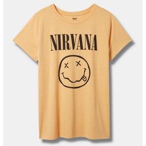NWT Torrid Nirvana Classic Fit T-Shirt. Size 2 (18/20)